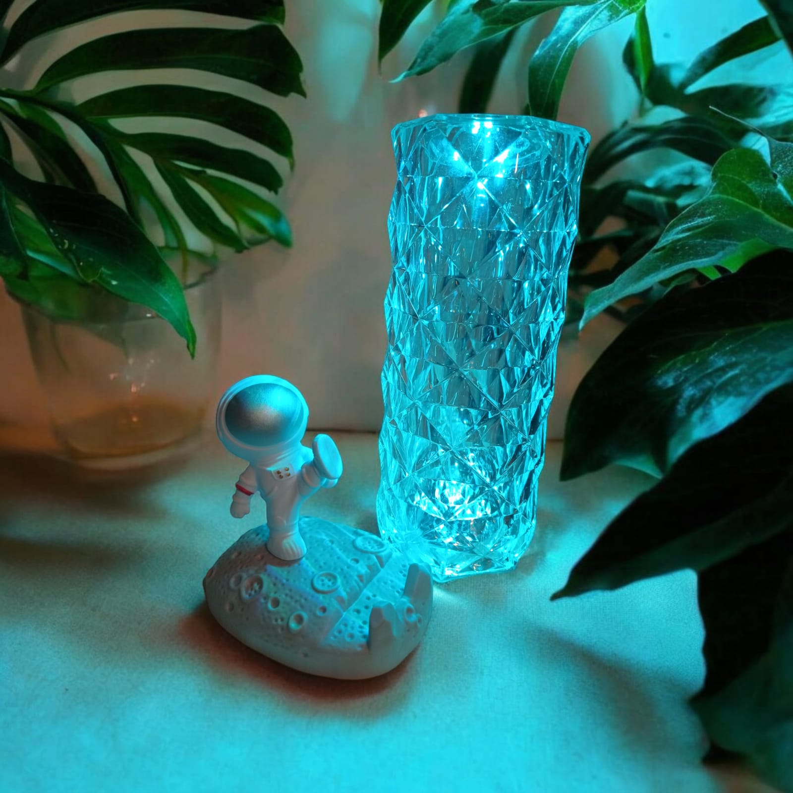 Lámpara LED Cristal + Soporte Astronauta  + Regalo